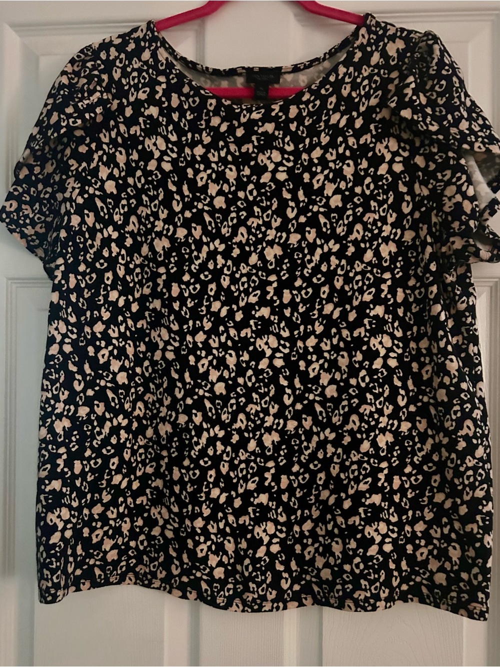 Ann Taylor Black and Cream Leopard Short Sleeve Top